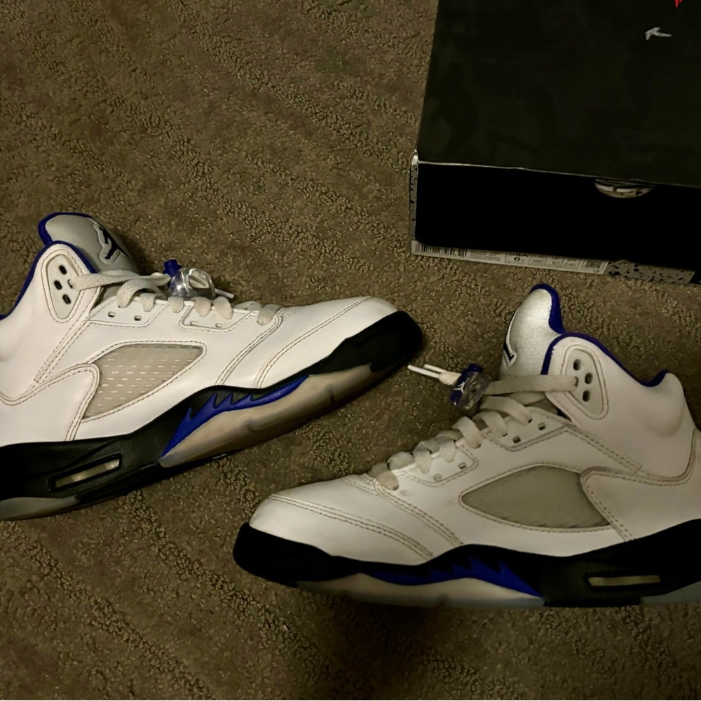 Jordan 5 concord excellent  condition size 6 Zero creases